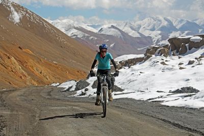 Abby Penlington Cycling on the  tour with redspokes